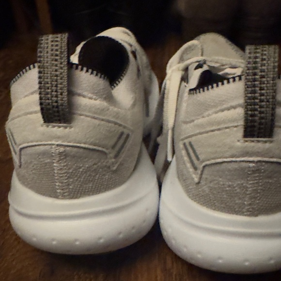 Brooks Women’s White and Black running Shoes Glycerin Neutral Size 8 - Picture 3 of 6